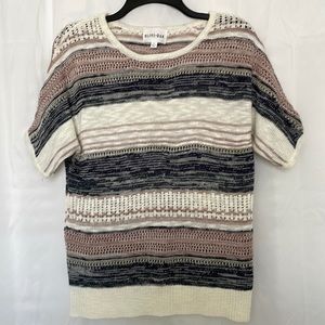 Free W/Purchase 💕 Olive and Oak Open Knit Short Sleeve Sweater Large